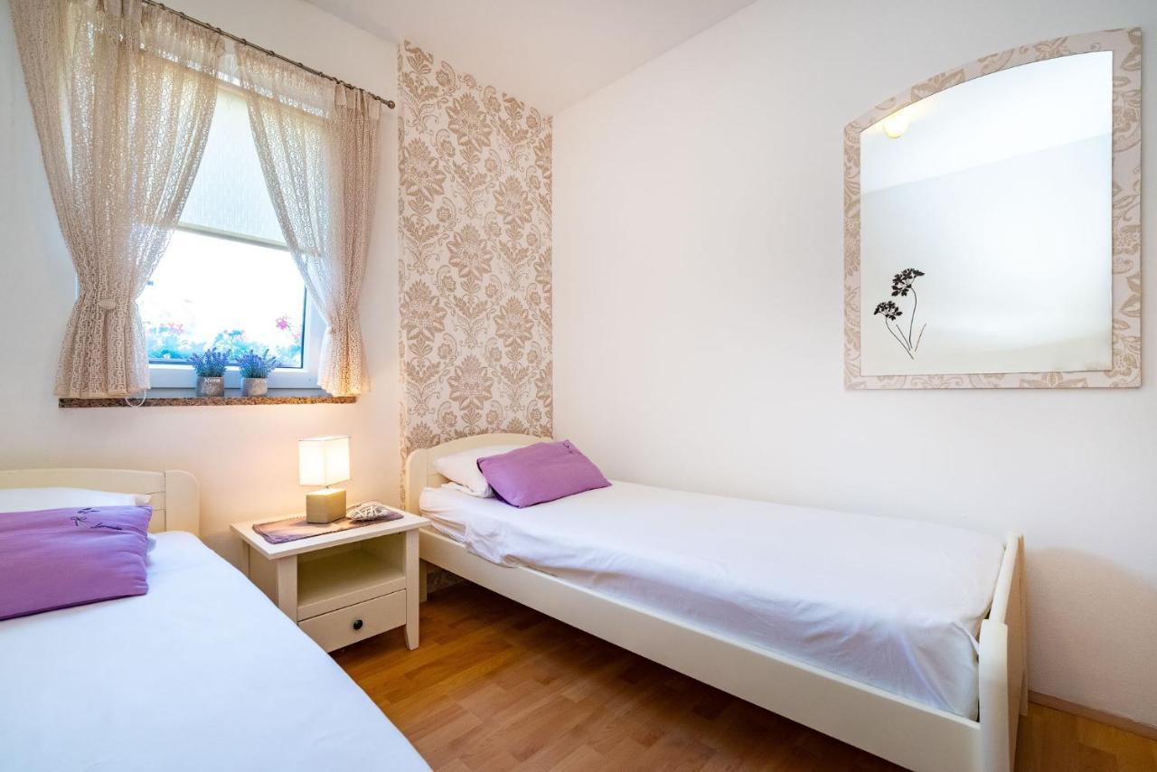 Apartments Milka ปอฟเลียนา ภายนอก รูปภาพ