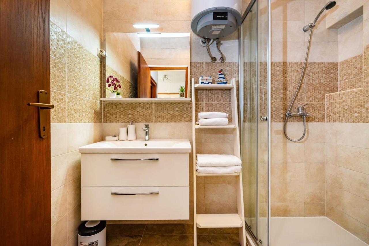 Apartments Milka ปอฟเลียนา ภายนอก รูปภาพ