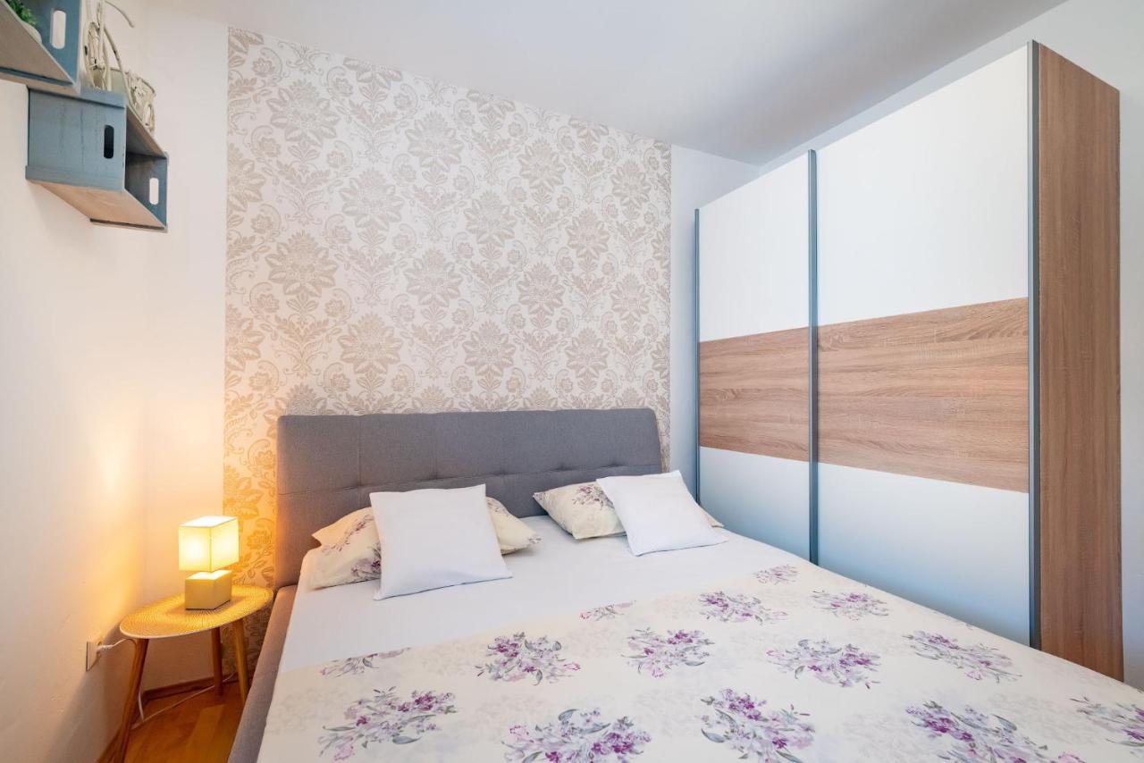 Apartments Milka ปอฟเลียนา ภายนอก รูปภาพ
