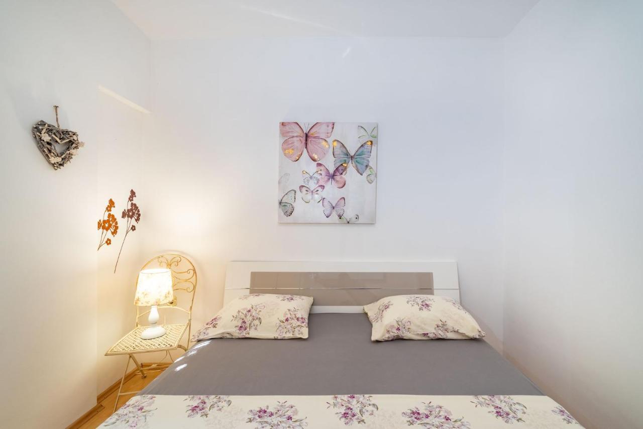 Apartments Milka ปอฟเลียนา ภายนอก รูปภาพ
